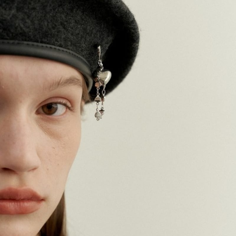 LOVE ME MONSTER Heart Charm Classic Wool Beret