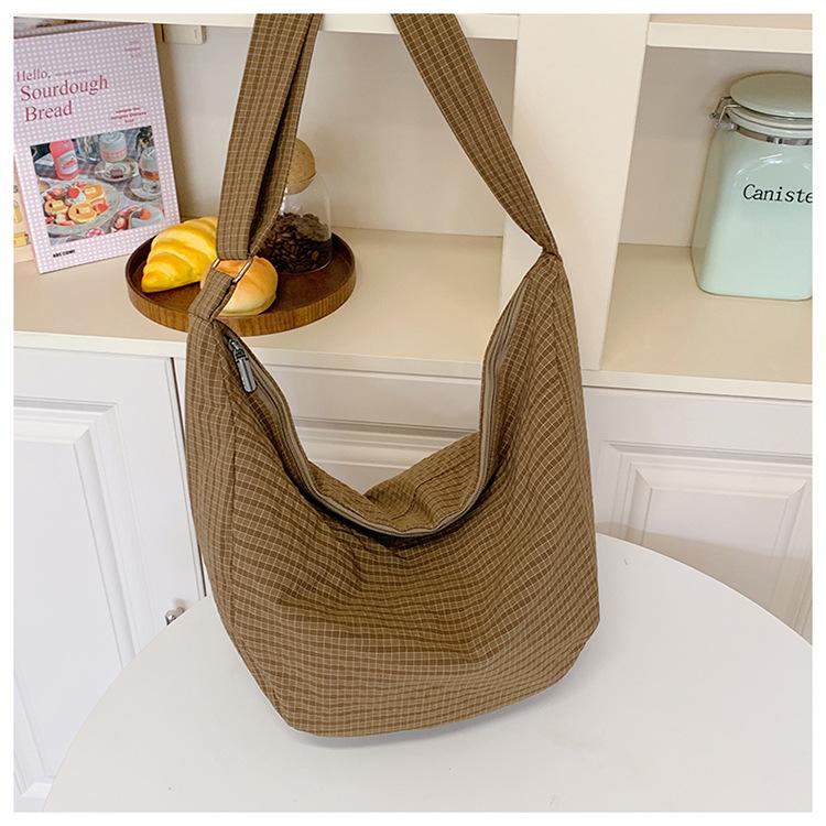 

2025 Korean niche dumpling bag new fashion underarm bag women s casual lazy wind one shoulder messenger tote bag хакі