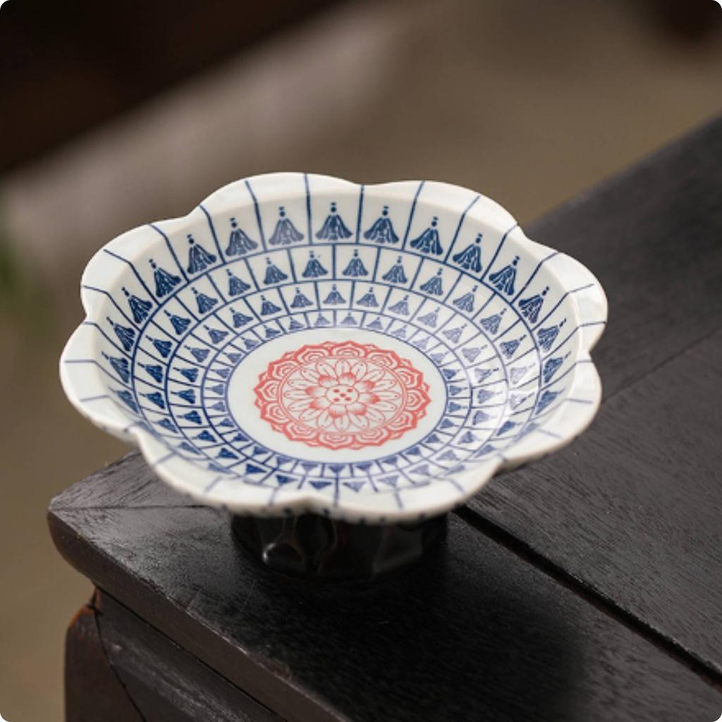 Blue and White Pedestal Bowl Decorative Porcelain Fruit Bowl Porcelain Tea Snack Plate Easy To Clean Pedestal Dessert Plate