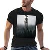 Siren Head im Kiefernwald T-Shirt Sommerfest T-Shirt