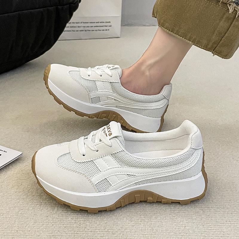 

Теннисные туфли женские на толстой подошве повседневные спортивные туфли дышащие супер мягкие симпатичные ретро ползающие туфли модные однотонные 35 белый
