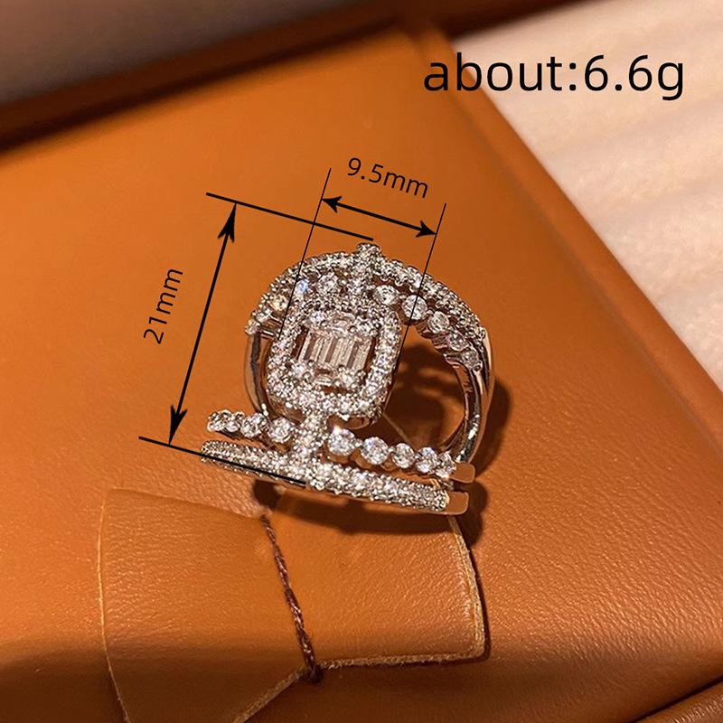 Exquisite French Court Style Ring For Women, Inlaid With Zircon Shiny Ring, High-End Design Banquet Single Ring