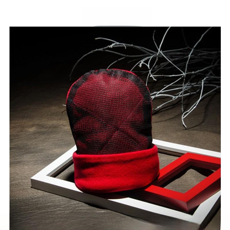 

Knitted Winter Beanie Hat For Men And Women With Warmth And Windproof Functionality красный