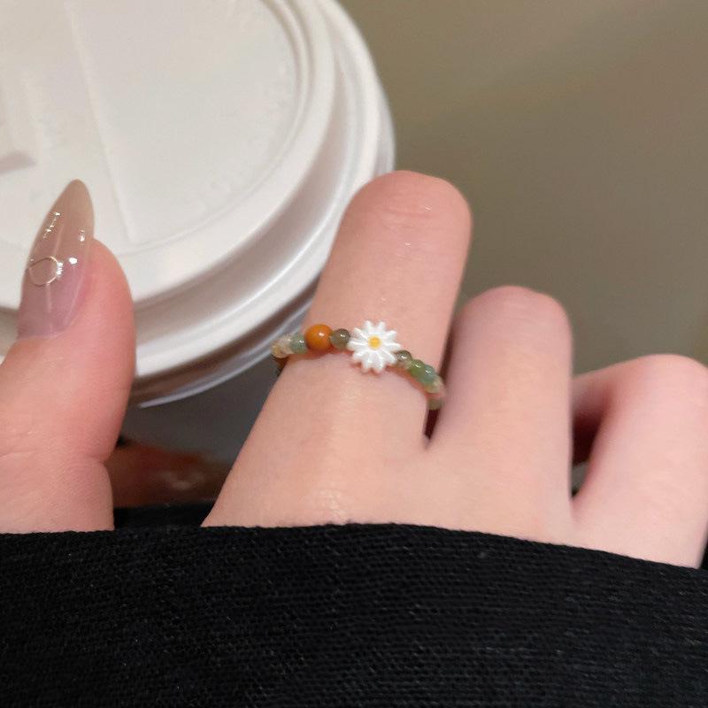 2026 New Trend Colorful Beaded Daisy Rings for Women Girls Romantic Sweet Flower Finger Rings Vacation Style Jewelry Accessories