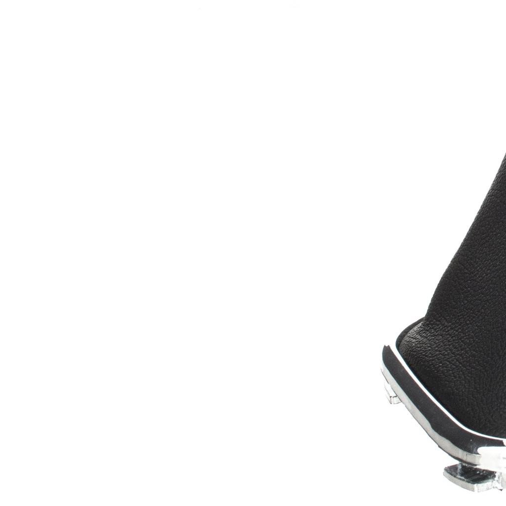 VW Golf IV 97-03 Gear Shift Knob Black + Gaiter with Chrome Frame, 6-Speed, 12mm Hole