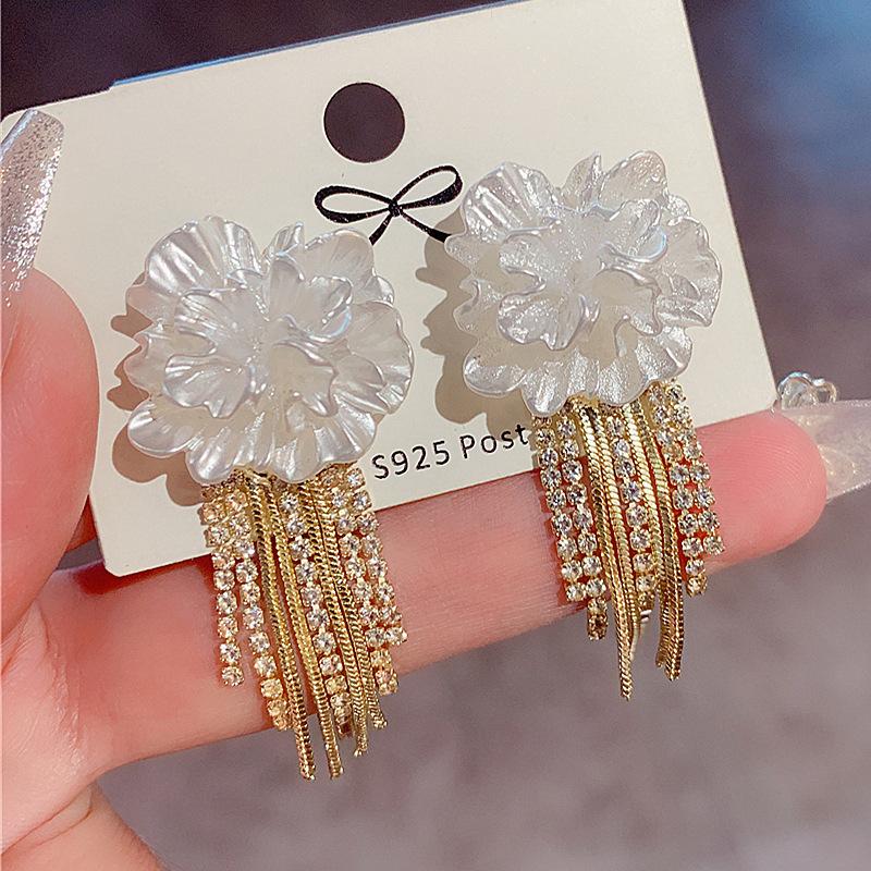 

Silver Needle White Camellia Earrings Earrings, Super Fairy Celebrity Style Tassel Petal Stud Earrings Female 925 silver needle