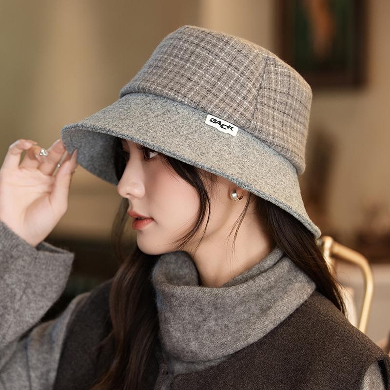 British Retro Versatile Plaid Fisherman Hat for Women In Autumn and Winter Casual Face Showing Small Basin Hat Outdoor Windproof and Warm Hat