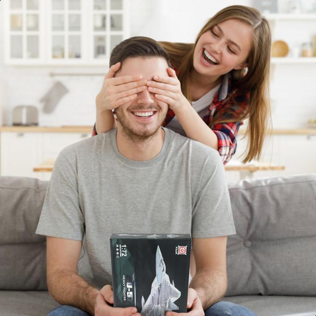 1/72 Scale SU-57 Fighter Jet Quick Build Model Kit Plastic Millitary Jet Toy Gift for Adults and Kids