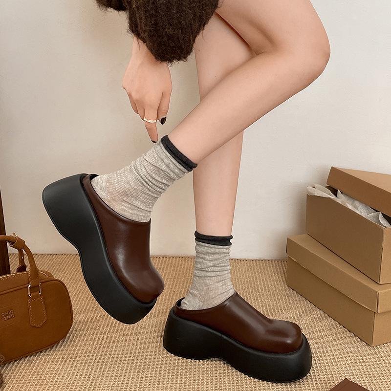 Retro versatile non-slip black thick-soled bag head slippers for women's summer wear 2025 new one-pedal heightening Birkenstocks