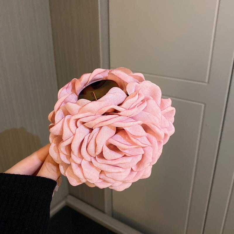 Korean Fashion Flower Hair Clip: Sweet Girl Shark Claw for Updos - Fresh, Stylish Hair Accessory
