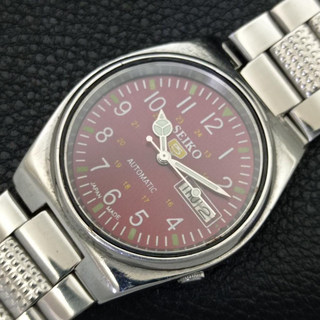 GENUINE VINTAGE SEIKO 5 AUTOMATIC JAPAN 7009A MENS MAROON DIAL WATCH A701397-5 R206a-a701397