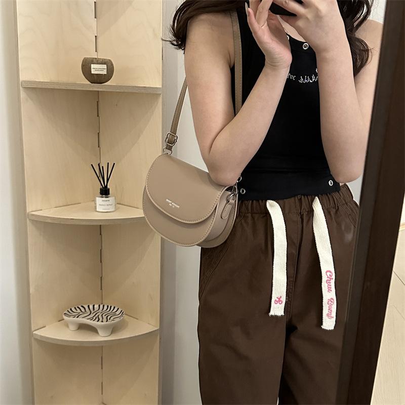 2025 Solid Color New Simple New Fashion Candy Color Fashion Casual Saddle Women's Shoulder Messenger Bag