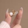 Pearl fishtail brooch women's high-end sense niche exquisite versatile corsage anti-light buckle pin exquisite collar pin accessories
