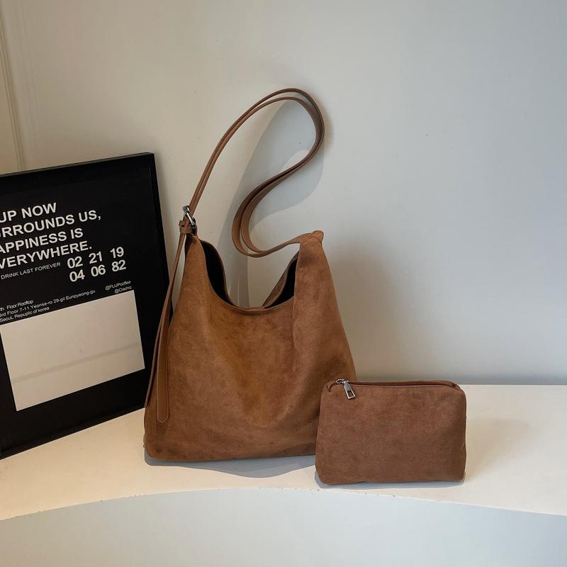 

Fashiable Large Capacity Suede Shoulder Bag Women Casual Retro Tote Handle Bag for Commute Texture and Versatile Storage Bags коричневый