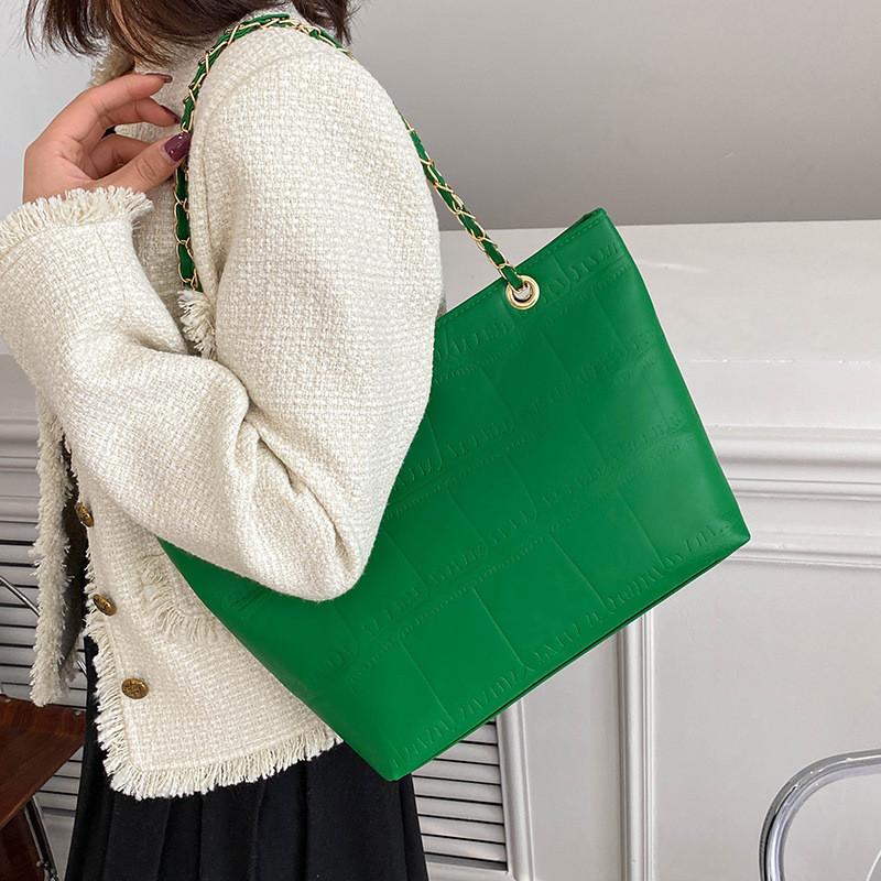 Trendy Street Style Casual Tote Bag Spring 2023 Fashionable Large Capacity Shoulder Bag