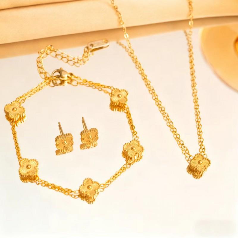 9mm Four-Leaf Clover Necklace Set Women Titanium Steel Minimalist Jewelry With Floral Design Lightweight Elegant Accessory