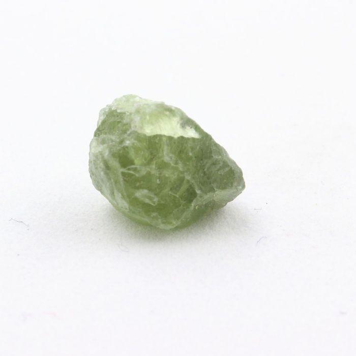 Pierres et Minéraux. Peridot. 4.445 ct. Almklovdalen, Vanylven, Norvège.