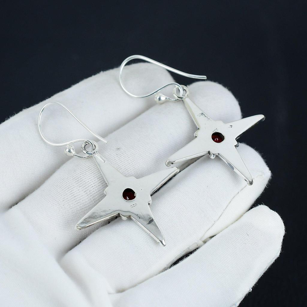 Zarte Ohrringe mit roten Granat-Edelsteinen in Sternform, 925 Sterlingsilber-Ohrringe, handgefertigter Boho-Silberschmuck, baumelnde Ohrringe, Jubiläumsgeschenk