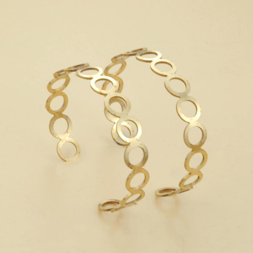 Elegant Star Circle Hollow Bracelet - Versatile European & American Style for Women