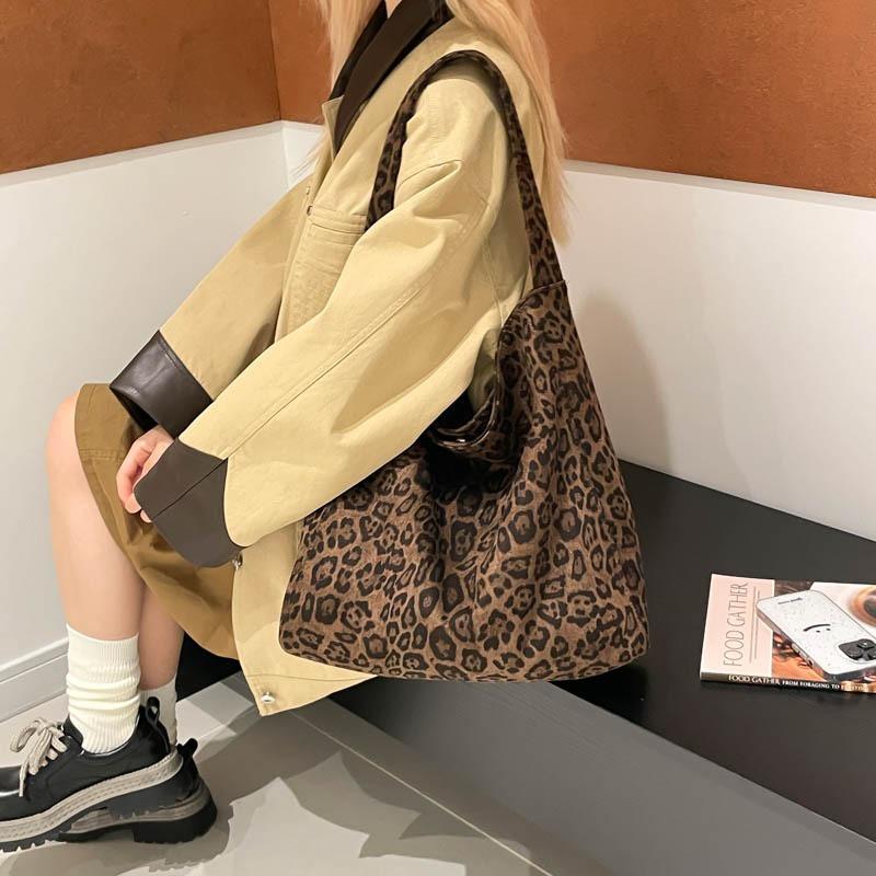 Retro Versatile Leopard Print Tote Bag Women's Autumn and Winter New Fashionable Simple Large-capacity Commuter Shoulder Bag