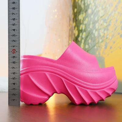 Pantoufles en Caoutchouc Mode Chaussures à Talons Hauts Sandales pour Dame Plateforme Plates Massage Douces Été Super Chaussures Femme 2025 Pantoufles de Massage à Talons M
