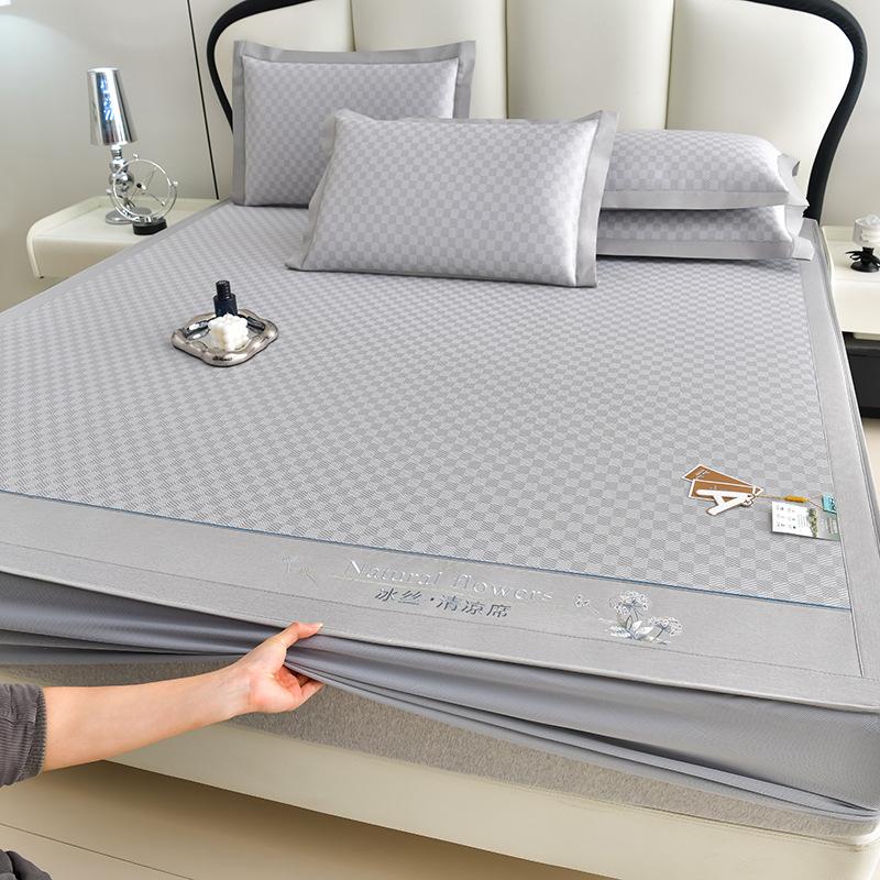 Class A Ice Silk Mattress Three-piece Set Summer Ice Silk Mat Mattress Protective Cover Hotel Air Conditioner Mattress Bedspread Machine Washable