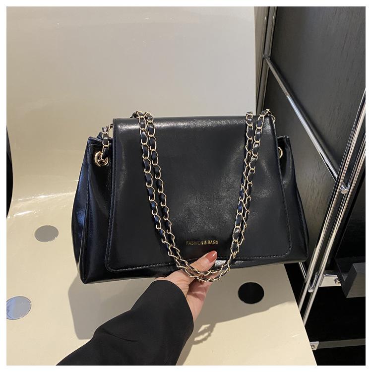 Large Capacity Solid Color New Fashion Retro 2025 Winter Chain Casual Texture Shoulder Crossbody Tote Women's Bag