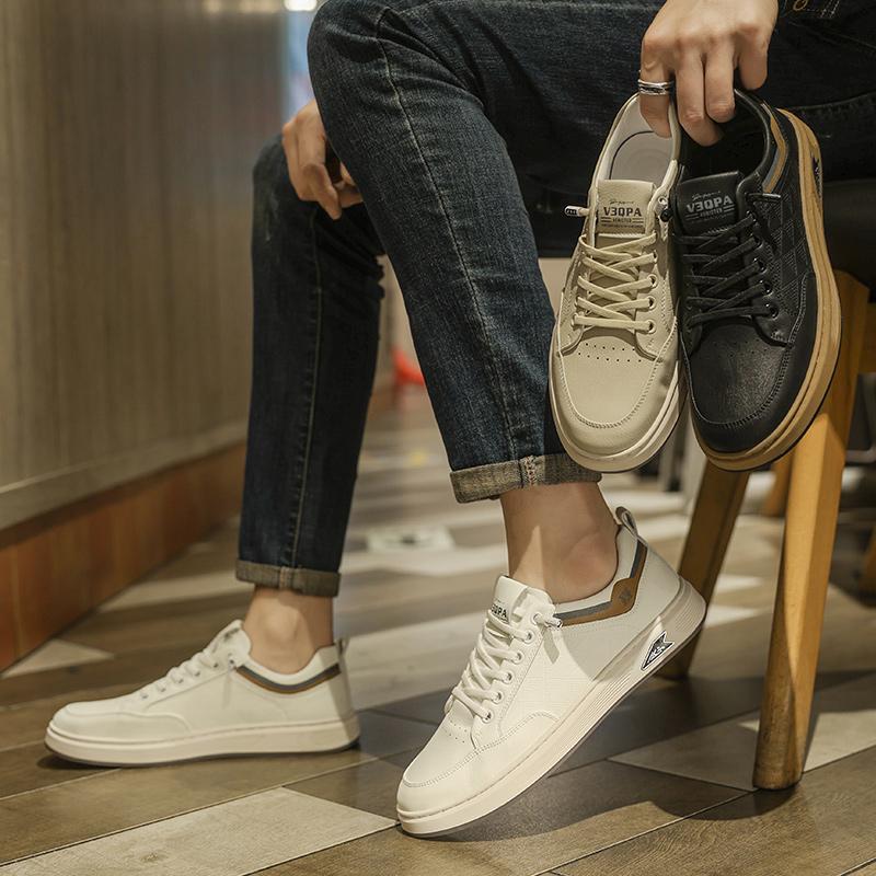 Fashion 2025 Men Classic White Leather Sneakers Minimalist Casual Shoes Soft Sole Breathable Lightweight Lace-Up Sneakers for Daily Wear