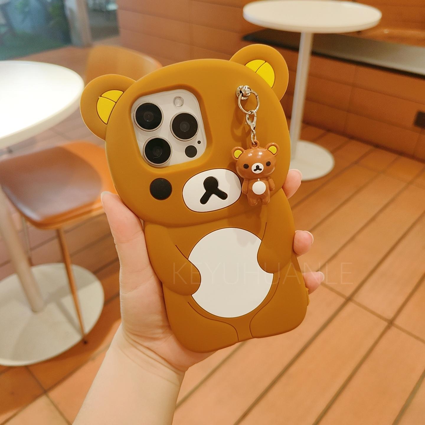 Für iPhone 17 16 15 14 13 12 11 Pro Max SE 6 7 8 Plus Kawaii Rilakkuma Schlüsselanhänger Silikon Weiche Hülle Puppen Schlüsselanhänger Handyhülle iPhone 17 Pro Max brown