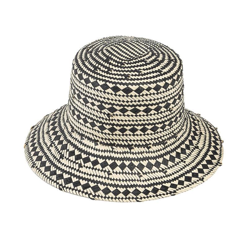 Spring and Summer Fashion Casual Hand-woven Papyrus Black and White Geometric Square Flat Top Bucket Hat Outdoor Sunshade Sunscreen Straw Hat Tide