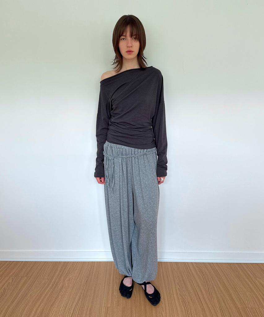 DIAGONAL Asmy Shirring Tee (Charcoal)