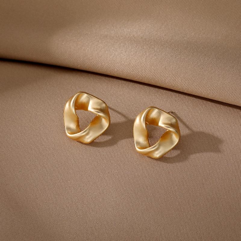 European American High-End Gold Geometric Earrings for Women Large Ring Ear Jewelry Alloy Buckle Cold Wind Ear Rings