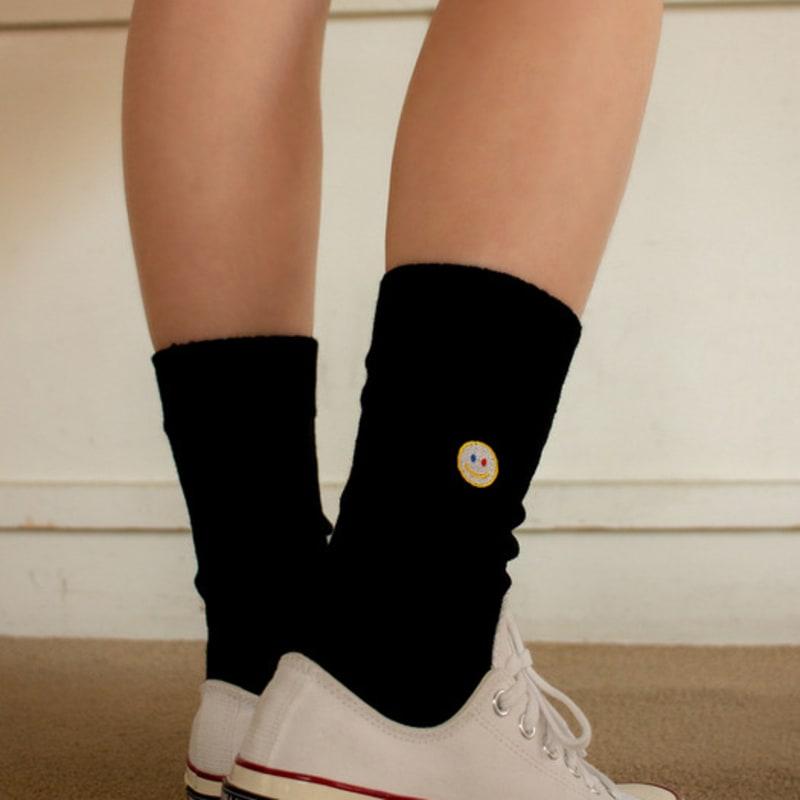 

SNOOZY Smile Embroidered Knit Socks - Black FREE