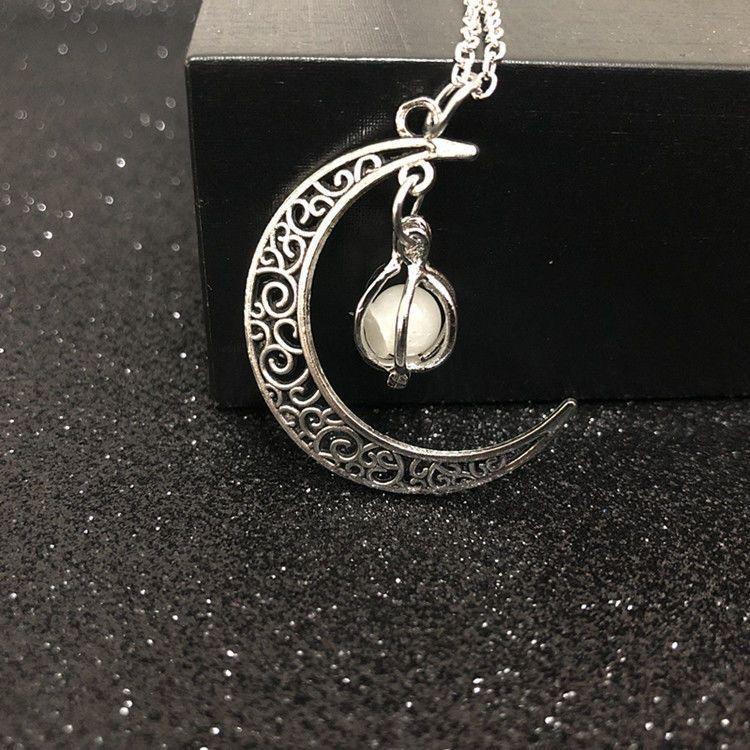 Fashionable Moon Pendant Luminous Necklace Punk Retro Gothic Women's Necklace