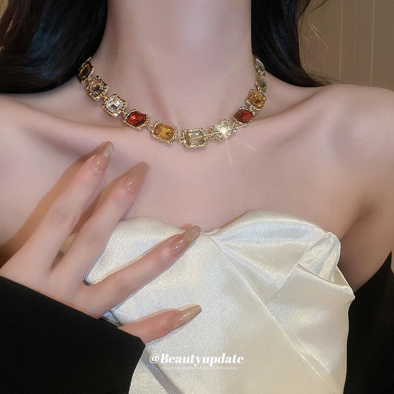 High-End Vintage Y2K Geometric Diamond Necklace for Women