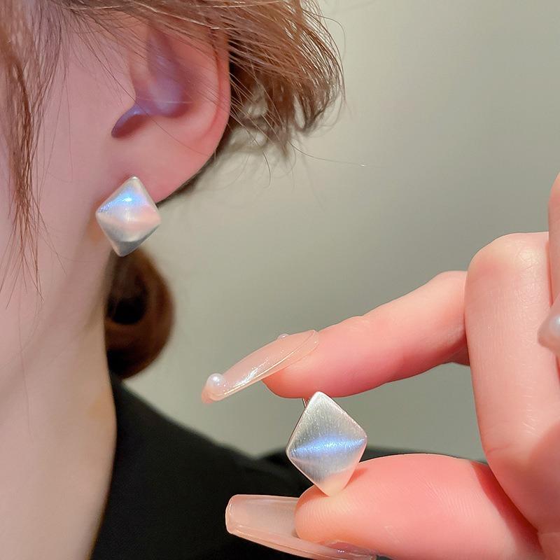 Silver needle super flash zircon pearl geometric round flower earrings simple personality stud earrings niche design earrings women