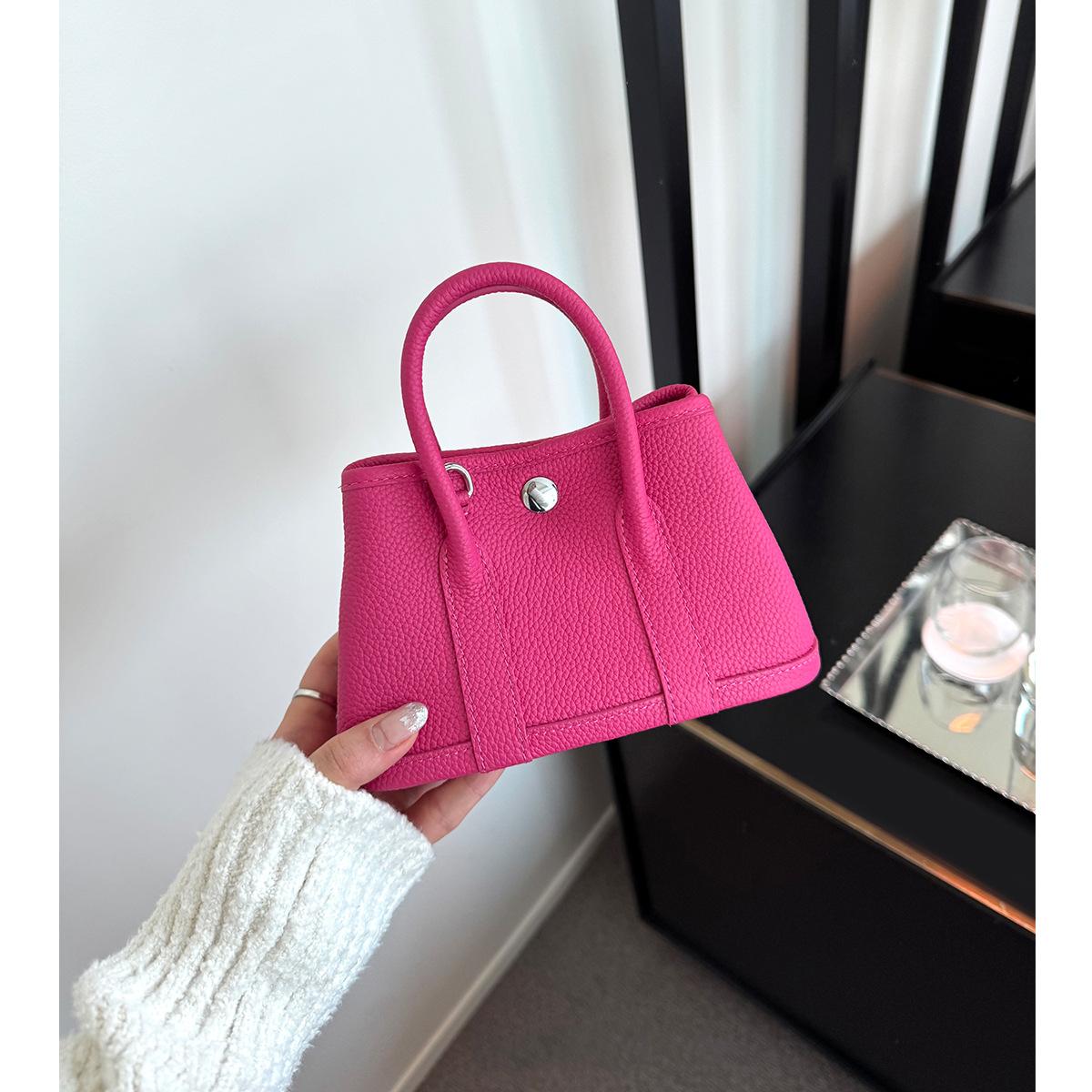 

Сумка через плечо 2025 года, ранняя новинка, высококачественная, розовая и белая, верхний слой из коровьей кожи, мини-сумка для сада для женщин, простая сумка для поездок на работу 19x10x12cm