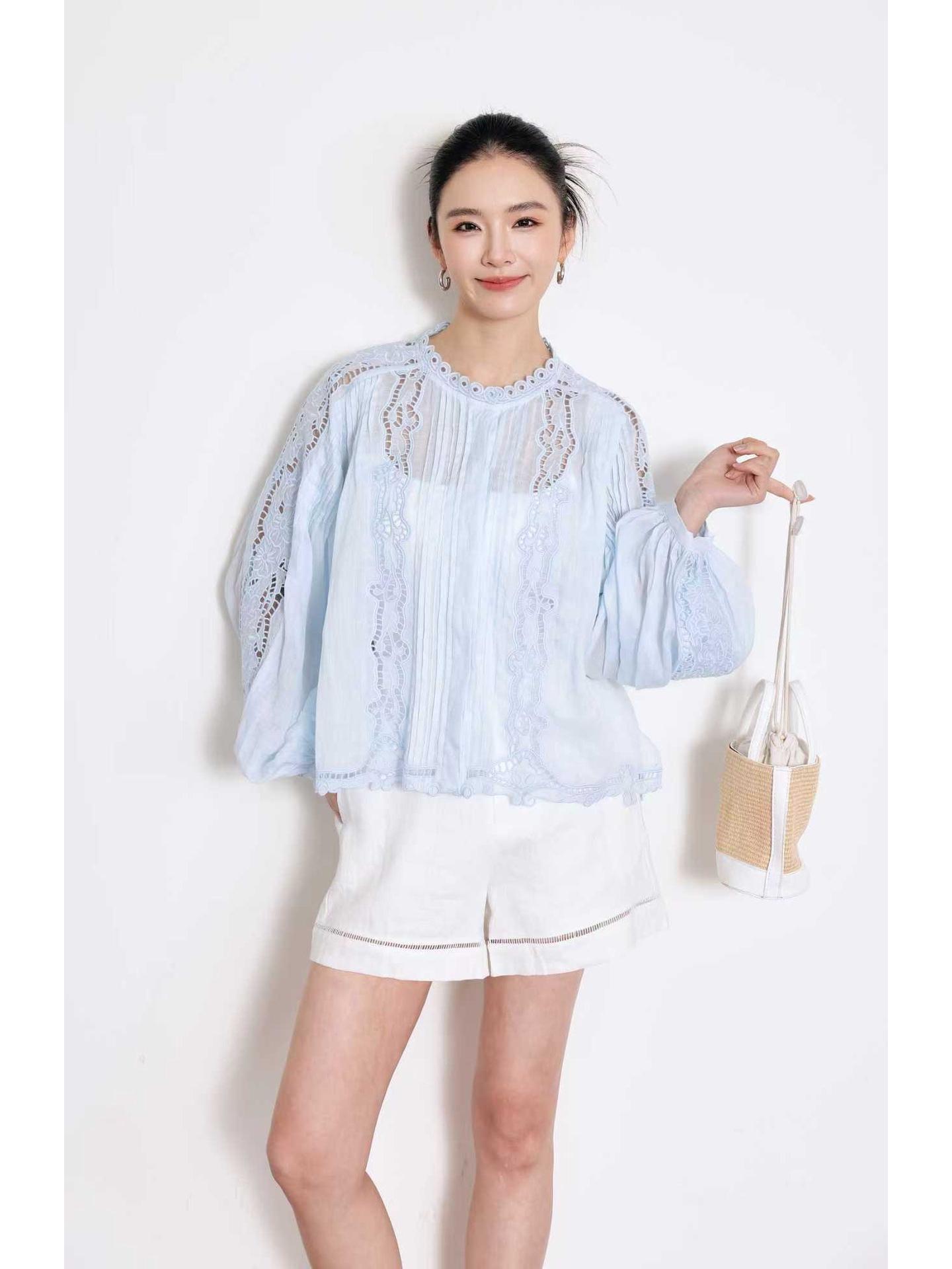 

2026 Spring French White Lace Shirt with Loose Lantern Sleeves and Hollow Embroidery Small синій