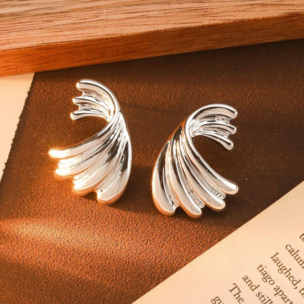 Pinkdudu Flower Zinc Alloy Earrings Casual Exaggerated Fashion Leaf Stud Earrings Women Jewelry PD2236