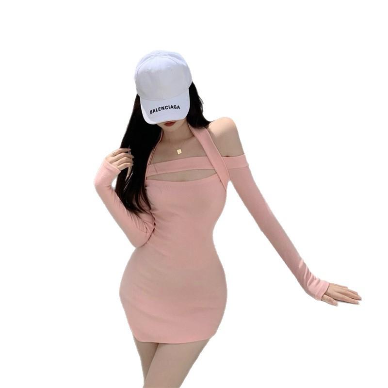 Sweet and spicy style and sultry attack~ neck dress for women's pure desire, niche design sense, irregular hip-wrapped short skirt