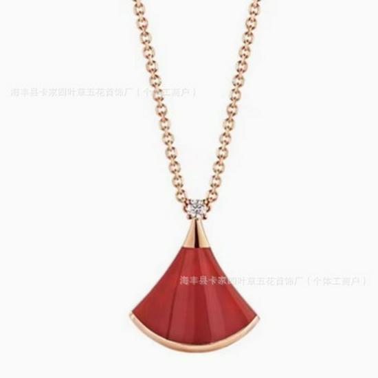 V Gold Petite Skirt Necklace: 18k Rose Gold-Plated Clavicle Chain with White Mother-of-Pearl Fan Pendant. V Gold High Version
