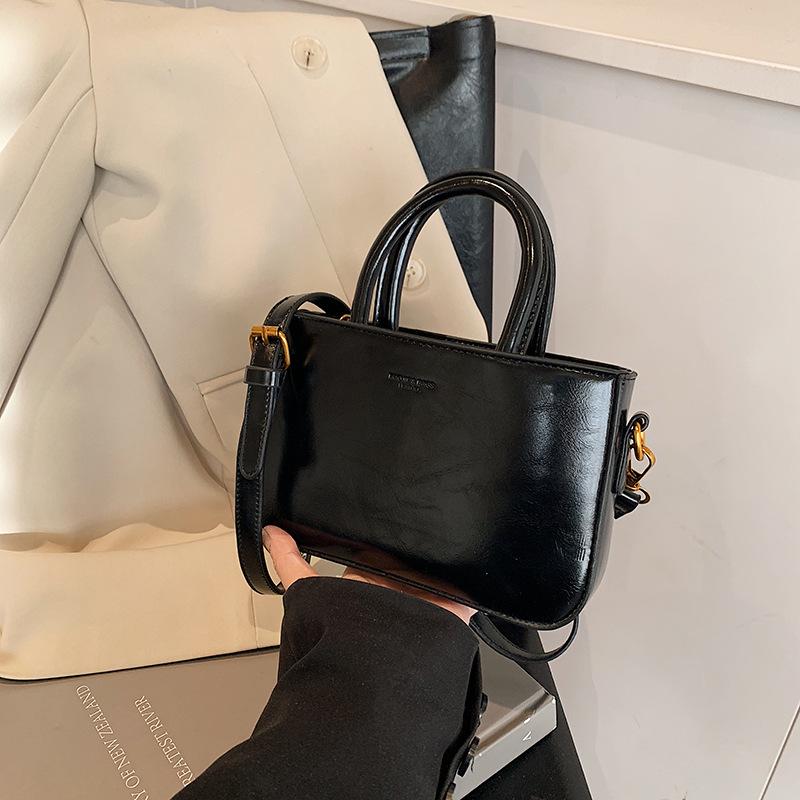 

Fashion quality bag women s handbag Jinlian super popular pendant Mao Mao women s bag high-end foreign style small square bag 20*4*13 чёрный