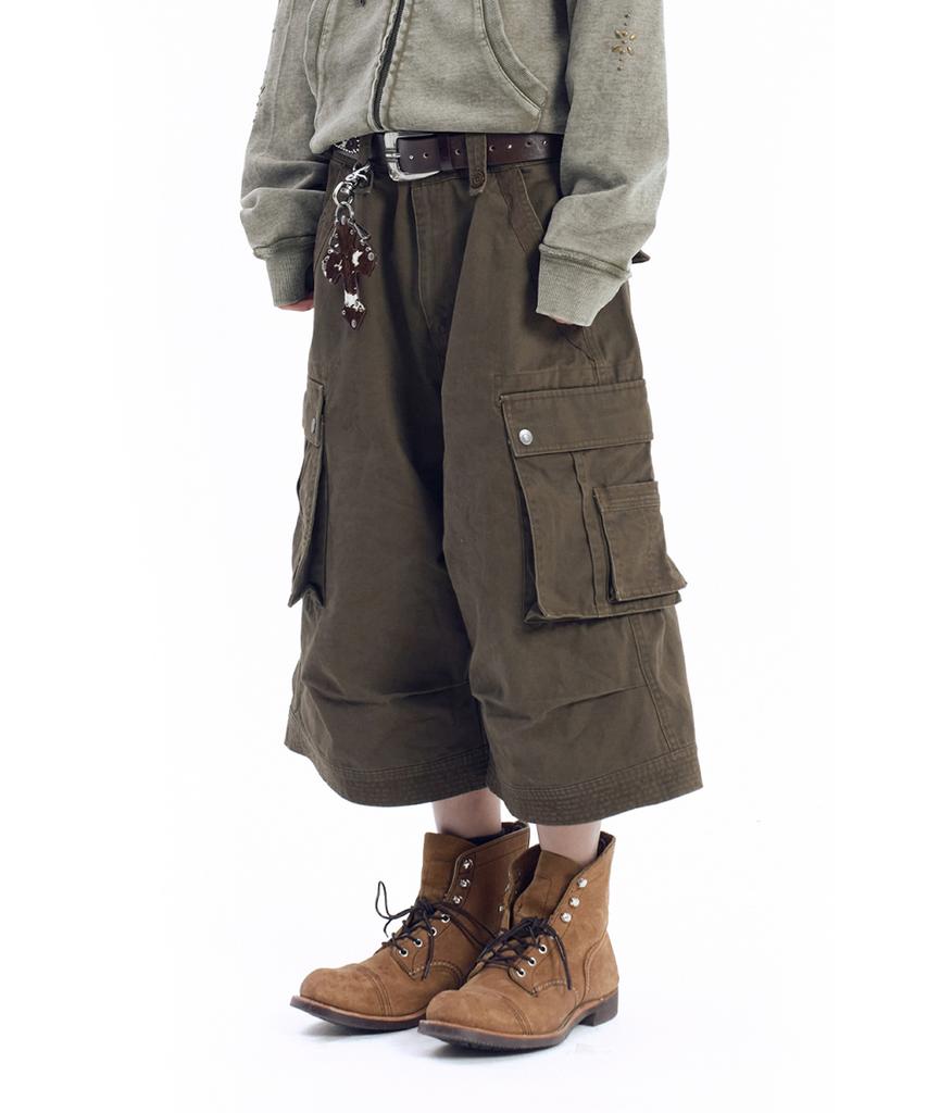 AAKAM Knee Pin-Tuck Bermuda Cargo Pants (Brown)