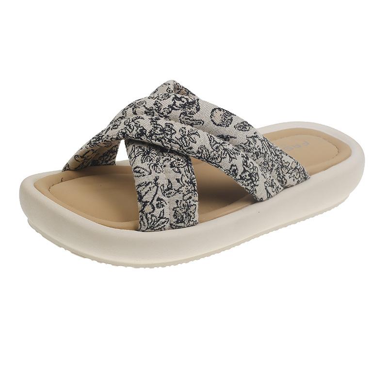 

Versatile thick bottom with skirt, slippers for women s summer wear 2025 new popular, fashionable beach Roman sandals 35