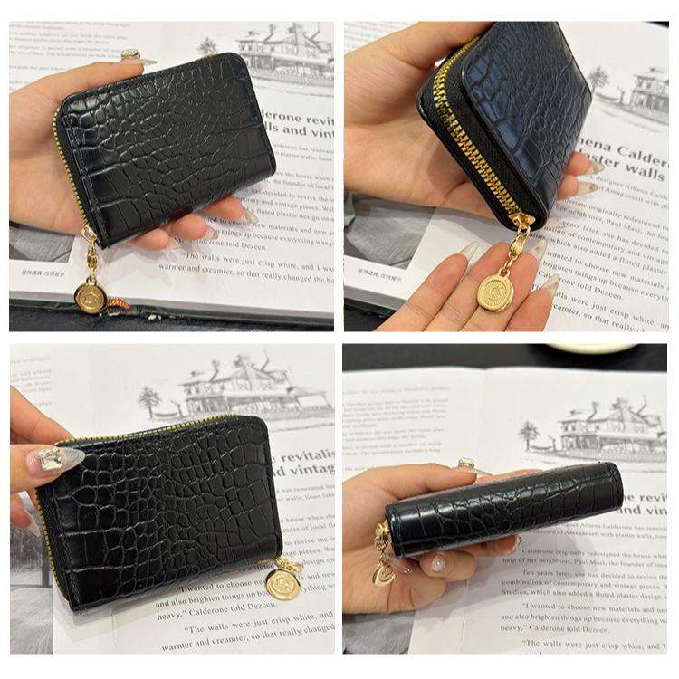 Women’s Zipper Short Wallet Crocodile Embossed PU Leather Large Capacity Card Holder Coin Purse Zip Around Wallet