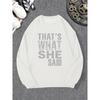 Herre sweatshirt med grafik 'That's What She Said', afslappet, rund hals.