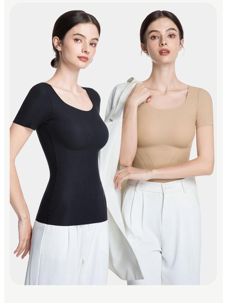 Zelfverwarmend, huidvriendelijk ondergoed met antistatische eigenschappen voor herfst en winter; voorzien van ingebouwde bh-pads.