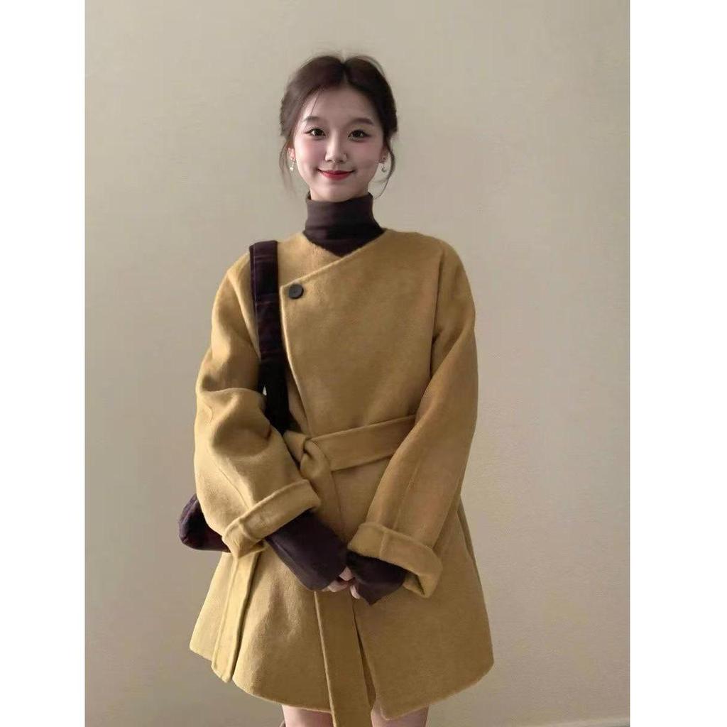 Korean Style Khaki Coat: Women's Autumn/Winter 2025 Petite Slimming Straight Shoulder Jacket, High-End Hepburn Style