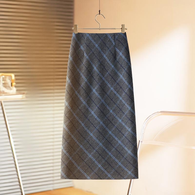 Elegant Retro Wool Plaid Midi Skirt for Women - Autumn/Winter 2025 Collection