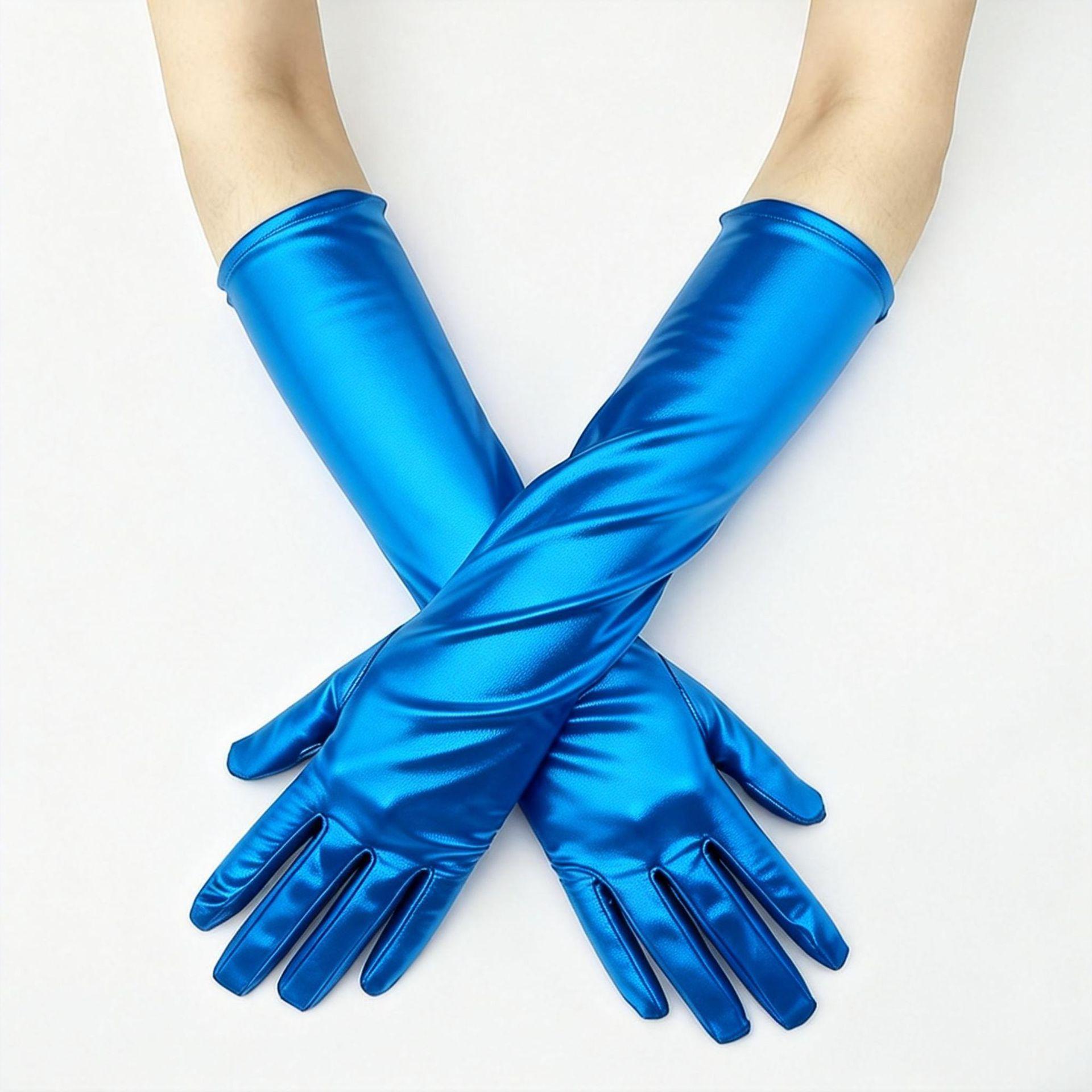 Перчатки из эластичной лакированной кожи с шариками